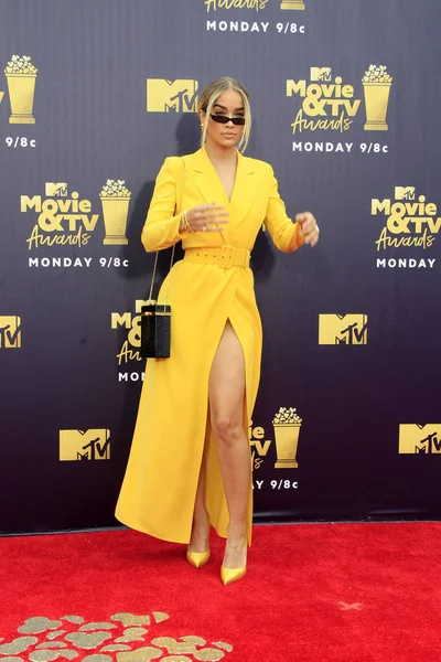 Los Angeles - Jun 16: Yasemin Sanders 2018 Mtv film ve Televizyon Ödülleri'nde 16 Haziran 2018 Barker askıda Santa Monica, Ca