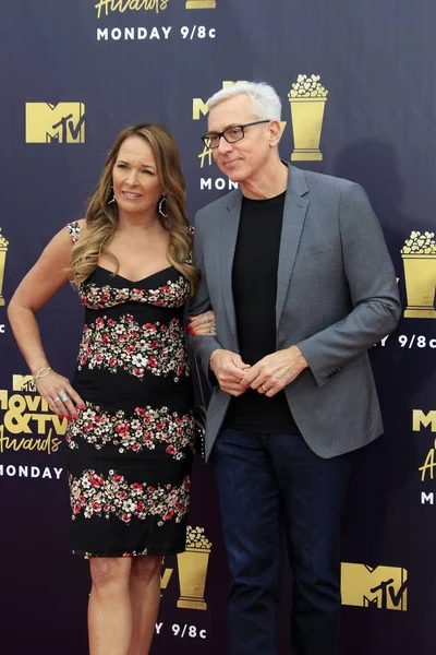 Los Angeles - Jun 16: Susan Pinsky, Dr Drew 2018 Mtv film ve Tv Pinsky Barker askı 16 Haziran 2018 Santa Monica, Ca Ödülleri