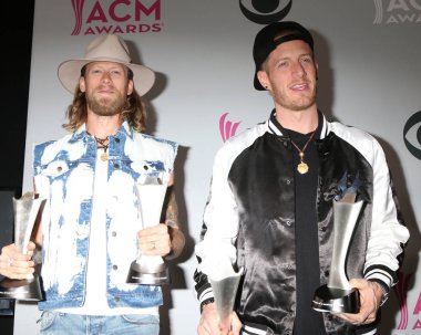Las Vegas - Nisan 2: Brian Kelley, Tyler Hubbard, Florida Gürcistan satırında 2017 Country Müzik Akademisi ödüllerinde 2 Nisan 2017 T-Mobile Arena Las Vegas, NV