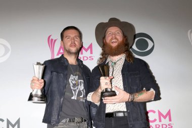 Las Vegas - Nisan 2: Tj Osborne, John Osborne, kardeşler Osborne 2 Nisan 2017 üzerinde T-Mobile Arena Las Vegas, NV Country Müzik Akademisi ödüllerinde 2017