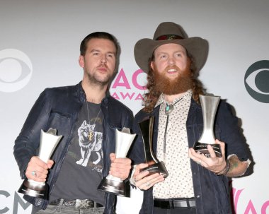 Las Vegas - Nisan 2: Tj Osborne, John Osborne, kardeşler Osborne 2 Nisan 2017 üzerinde T-Mobile Arena Las Vegas, NV Country Müzik Akademisi ödüllerinde 2017