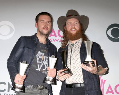 Las Vegas - Nisan 2: Tj Osborne, John Osborne, kardeşler Osborne 2 Nisan 2017 üzerinde T-Mobile Arena Las Vegas, NV Country Müzik Akademisi ödüllerinde 2017