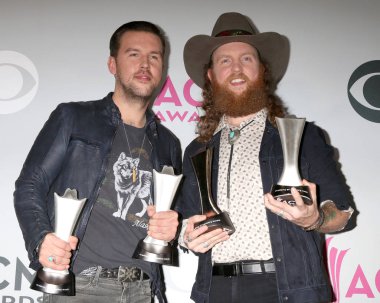 Las Vegas - Nisan 2: Tj Osborne, John Osborne, kardeşler Osborne 2 Nisan 2017 üzerinde T-Mobile Arena Las Vegas, NV Country Müzik Akademisi ödüllerinde 2017
