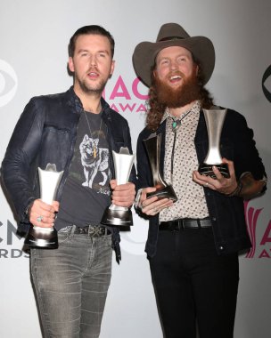 Las Vegas - Nisan 2: Tj Osborne, John Osborne, kardeşler Osborne 2 Nisan 2017 üzerinde T-Mobile Arena Las Vegas, NV Country Müzik Akademisi ödüllerinde 2017