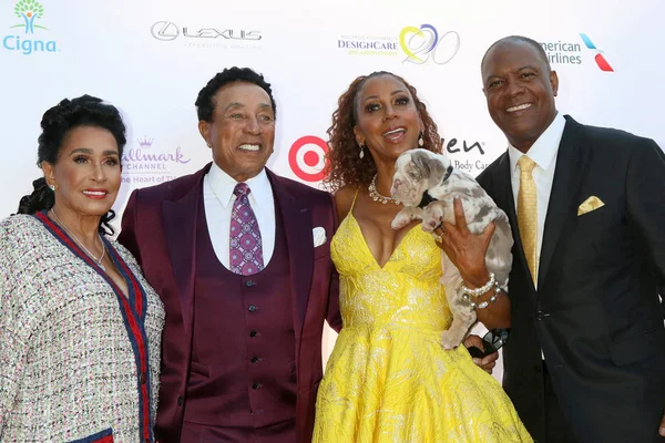 Los Angeles Jul Frances Robinson Smokey Robinson Holly Robinson Peete — Stock Photo, Image