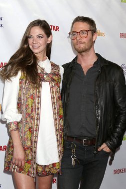 Los Angeles - Temmuz 18: Analeigh Tipton, Jake Mcdorman Tcl Çin Tiyatrosu 6 18 Temmuz 2018 tarihinde Los Angeles, Ca üzerinde 