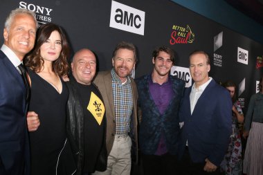 San Diego - Temmuz 19: Patrick Fabian, Betsy Brandt, Dean Norris, Bryan Cranston, Rj Mitte, Bob Odenkirk galasında Amc 