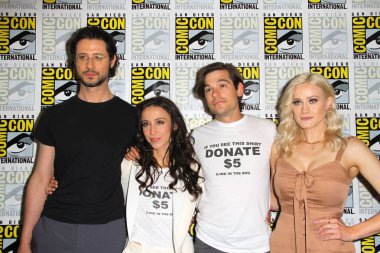 San Diego - 21 Temmuz: Hale Appleman, Stella Maeve, Jason Ralph, San Diego, Ca üzerinde 21 Temmuz 2018 Comic-Con International'da 