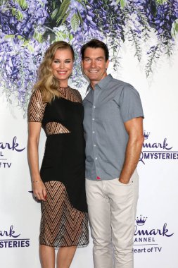 Los Angeles - Temmuz 26: Rebecca Romijn, Jerry O'Connell, Hallmark Tca yaz 2018 partide üzerinde 26 Temmuz 2018 özel arazide Beverly Hills, Ca