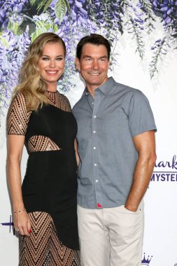 Los Angeles - Temmuz 26: Rebecca Romijn, Jerry O'Connell, Hallmark Tca yaz 2018 partide üzerinde 26 Temmuz 2018 özel arazide Beverly Hills, Ca