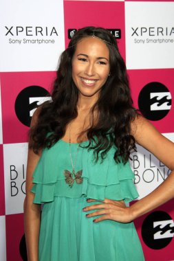 Los Angeles - 25 Temmuz: Billabong'ın 6 yıllık tasarım insanlık her şeyden stüdyolarında 25 Temmuz 2012 tarihinde Los Angeles, Ca Marisa Bombasırtı