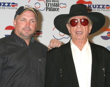 Las Vegas - 17 Mayıs: Garth Brooks, Buck Owens Buck Owens adlı duyurdu efsaneler bronz 2005 açıklanması içinde Acm Ödülleri at Mandalay Bay 17 Mayıs 2005 tarihinde Las Vegas, NV