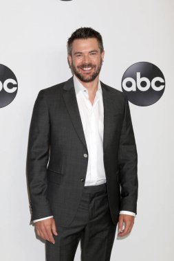 Los Angeles - Ağustos 7: Beverly Hills, Ca üzerinde 7 Ağustos 2018 Beverly Hilton Hotel, Charlie Weber de Abc Tca parti - yaz 2018