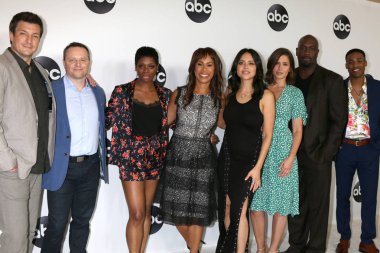 Los Angeles - Ağustos 7: Nathan Fillion, Jon Steinberg, Afton Williamson, Channing Dungey, Alyssa Diaz, Mercedes Mason, Richard T Jones, Jr Abc Tca parti - yazın 2018 Beverly Hilton otelinde 7 Ağustos 2018 üzerinde Beverly Hills'de yapma Titus Ca