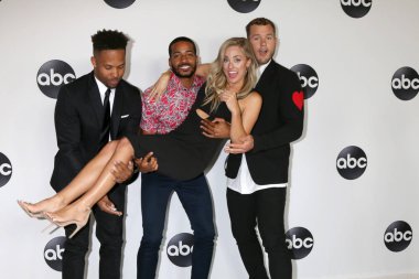 Los Angeles - Ağustos 7: Dilerse Reid, Eric daha büyük, Kendall Abc Tca parti - yaz 2018, uzun, Colton Underwood-7 Ağustos 2018 tarihinde Beverly Hilton Hotel Beverly Hills, Ca