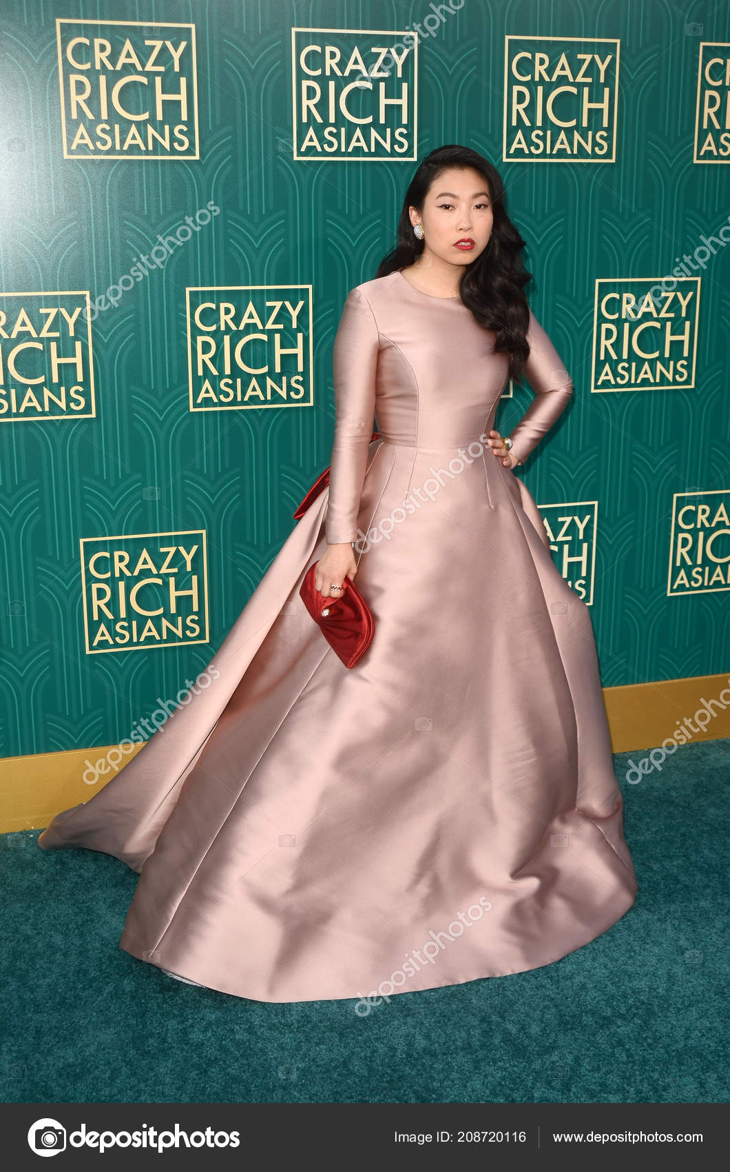 Лос Анджелес Aug Awkwafina Премьере Сумасшедших Богатых Азиатов.