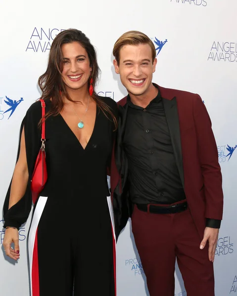 Лос Анджелес Aug Charlie Travers Tyler Henry Koelewyn Angel Awards — стоковое фото