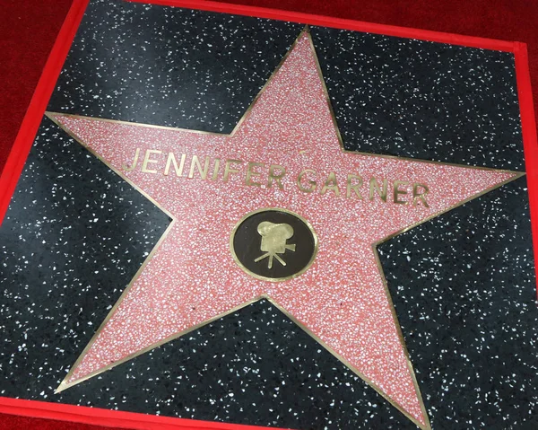 洛杉矶 8月20日 珍妮弗获得 Wof 明星在珍妮弗获得明星仪式上的好莱坞之行的名望在2018年8月20日在洛杉矶 加利福尼亚州 — 图库照片