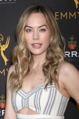 Los Angeles - 22 Ağustos: Annika Noelle gündüz eş grubu Atas Resepsiyon televizyon Akademisi üzerinde 22 Ağustos 2018 Kuzey Hollywood, Ca