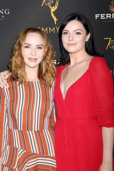 Los Ángeles Ago Camryn Grimes Cait Fairbanks Recepción Atas Del — Foto de Stock