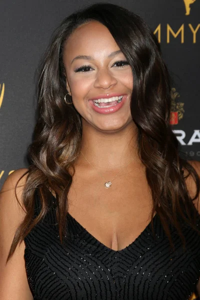 Los Angeles Aug Nia Sioux Tag Peer Group Atas Empfang — Stockfoto