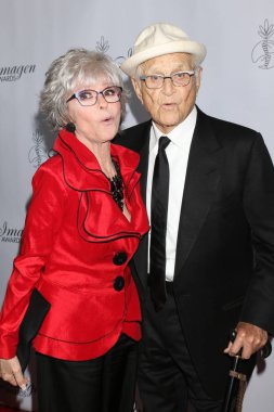 Los Angeles - Ağustos 25: Rita Moreno, Norman Lear Los Angeles, Ca üzerinde 25 Ağustos 2018 Jw Marriott Hotel 33 yıllık Imagen Ödülleri'nde