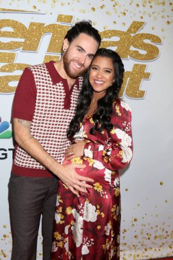 Los Angeles - Ağustos 28: Bize ikilisi, Michael Alvarado, Carissa Alvarado 