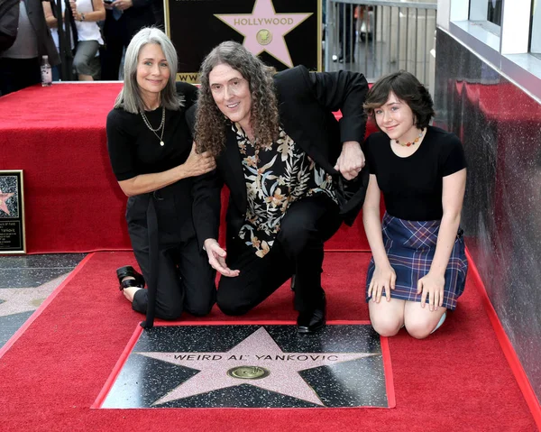 洛杉矶 8月27日 苏珊娜全 尼娜全在 全明星仪式上的好莱坞著名的走向在2018年8月27日在洛杉矶 加利福尼亚州 — 图库照片