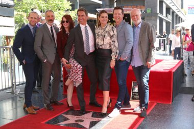 Los Angeles - Eylül 13: Max Mutchnick, David Kohan, Megan Mullally, Eric Mccormack, Debra Messing, Sean Hayes, James Burrows Hollywood Eric Mccormack yıldız töreninde ünü 13 Eylül 2018 Los Angeles, Ca yürüyüş