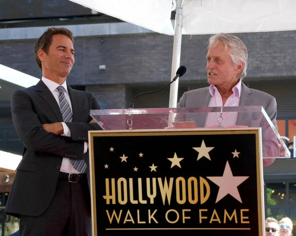 Los Ángeles Sep Eric Mccormack Michael Douglas Ceremonia Eric Mccormack — Foto de Stock