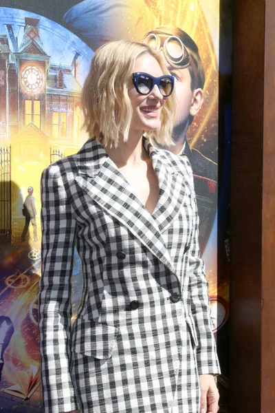 洛杉矶 9月16日 凯特凯特 布兰切特在 房子与一个时钟在它的墙壁 首演在 Tcl 中国剧院 Imax 在2018年9月16日在洛杉矶 — 图库照片