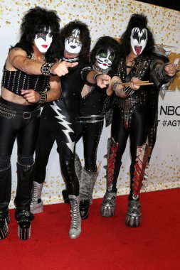 Los Angeles - 19 Eylül: Paul Stanley, Tommy Thayer, Eric Singer Gene Simmons, öp 