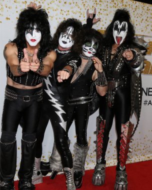 Los Angeles - 19 Eylül: Paul Stanley, Tommy Thayer, Eric Singer Gene Simmons, öp 