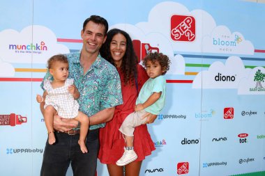 Los Angeles - 22 Eylül: Roma Thompson, Jason Thompson, Paloma Jonas, Bowie Thompson Event'de 7 yıllık ünlü kırmızı halı Sony stüdyosu üzerinde 22 Eylül 2018 Culver City, Ca