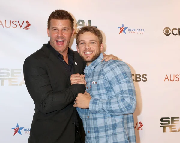 Los Angeles Sep David Boreanaz Max Thieriot Seal Team Seizoen — Stockfoto