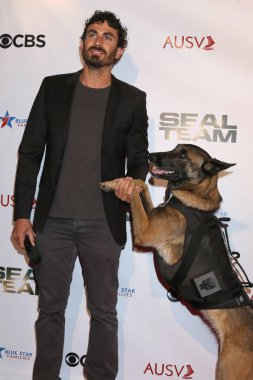 Los Angeles - 26 Eylül: Justin Melnick, Dita saç füze köpek galasında Amerikan lejyonu Eleme 