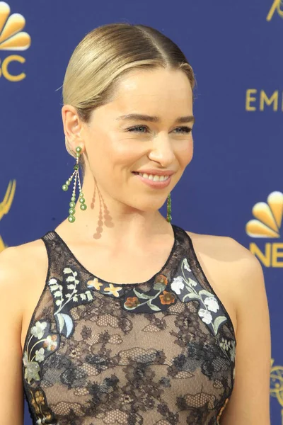 Los Angeles Září Emilia Clarke 2018 Emmy Awards Příjezdy Divadle — Stock fotografie