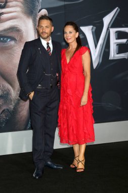 Los Angeles - Ekim 1: Tom Hardy, Kelly Marcel Village Theater 1 Ekim 2018 yılında Westwood, Ca üzerinde 