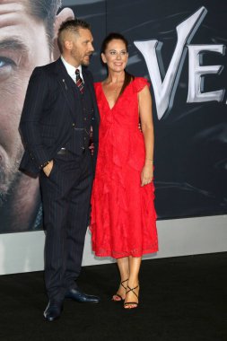 Los Angeles - Ekim 1: Tom Hardy, Kelly Marcel Village Theater 1 Ekim 2018 yılında Westwood, Ca üzerinde 