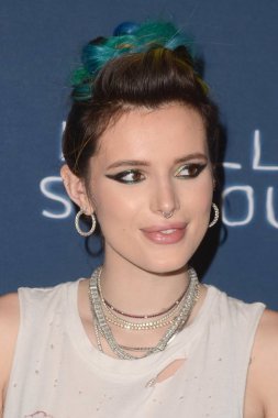 Los Angeles - Ekim 2: Bella Thorne Arclight Sherman Oaks on 2 Ekim 2018 yılında Sherman Oaks, Ca, 