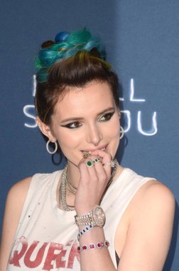 Los Angeles - Ekim 2: Bella Thorne Arclight Sherman Oaks on 2 Ekim 2018 yılında Sherman Oaks, Ca, 