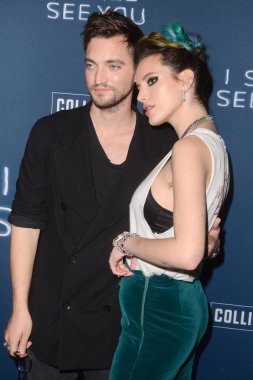 Los Angeles - Ekim 2: Richard Harmon, Bella Thorne Arclight Sherman Oaks on 2 Ekim 2018 yılında Sherman Oaks, Ca, 