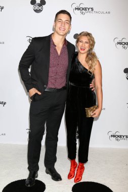 Los Angeles - Ekim 6: Andre Murillo, Tori Kelly, Mickey's 90 muhteşem tapınak Auditorium'da 6 Ekim 2018 Los Angeles, Ca kayıt