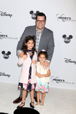 Los Angeles - Ekim 6: Josh Gad, Mickey's 90 muhteşem Taping tapınak toplantı salonunda 6 Ekim 2018 tarihinde Los Angeles, Ca, çocuklara