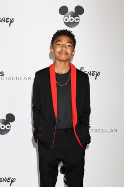 Los Angeles - Ekim 6: Miles Brown'da Mickey's 90 muhteşem tapınak Auditorium'da 6 Ekim 2018 Los Angeles, Ca kayıt