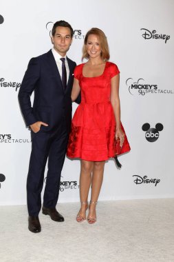 Los Angeles - Ekim 6: Skylar Astin, Anna Kampı'nda Mickey's 90 muhteşem tapınak Auditorium'da 6 Ekim 2018 Los Angeles, Ca kayıt