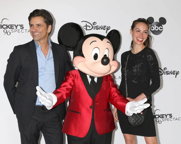 Los Angeles Október John Stamos Mickey Egér Caitlin Mchugh Mickey — Stock Fotó