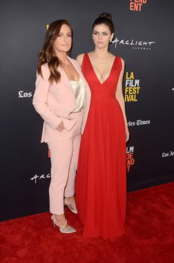 Los Angeles - 28 Eylül: Minka Kelly, Alexandra Daddario 