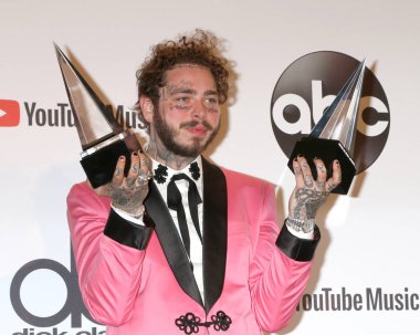 LOS ANGELES - OCT 9:  Post Malone at the 2018 American Music Awards at the Microsoft Theater on October 9, 2018 in Los Angeles, CA