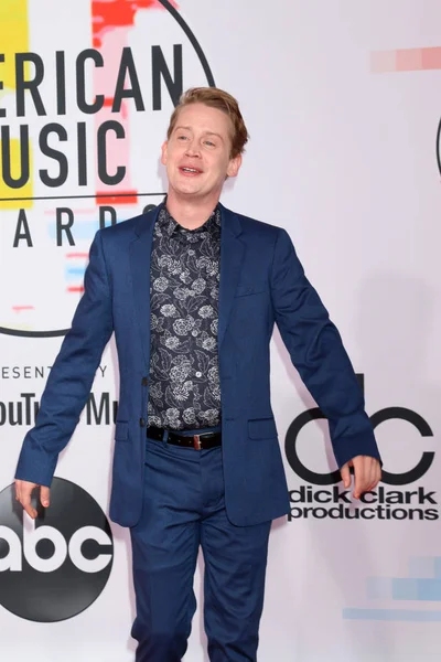 Los Angeles Oct Macaulay Culkin 2018 Roku American Music Awards — Zdjęcie stockowe